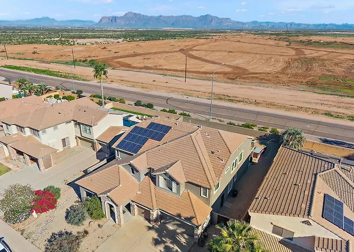 Sleeps 14 Pool Fire Pit Billiards Ev Plug Holiday home Mesa