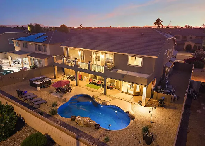 Sleeps 14 Pool Fire Pit Billiards Ev Plug Holiday home