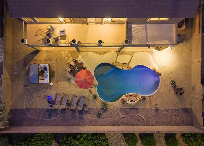 Sleeps 14 Pool Fire Pit Billiards Ev Plug Holiday home